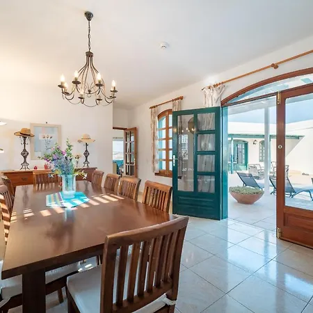 Milan Villa Puerto del Carmen (Lanzarote)