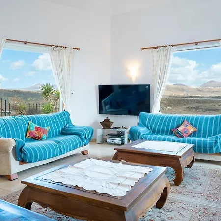 Milan * Puerto del Carmen (Lanzarote)